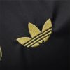 maillot-concept-real-madrid-motif-dragon-dore-edition-2425 Koncepttröja Real Madrid gyllene drakmönster utgåva 2425