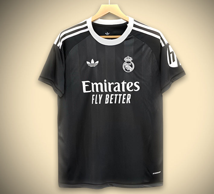 Tröja Real Madrid Målvaktsutgåva Svart 2025-2026 framifrån
