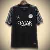 MaillotPSGexterieur25-1.jpg Paris Saint-Germain Bortatröja 2024-2025 sedd framifrån