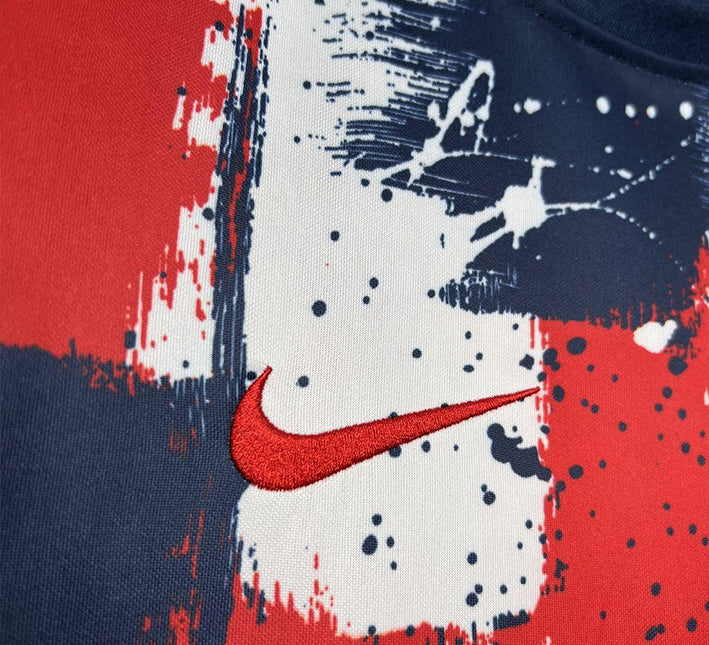 Paris Saint-Germain uppvärmningströja 2024-2025 tygdetalj
