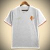 maillotangleterrecommablanc-1.jpg Maillot Concept Angleterre Édition Comma Blanc 2024 vue de face