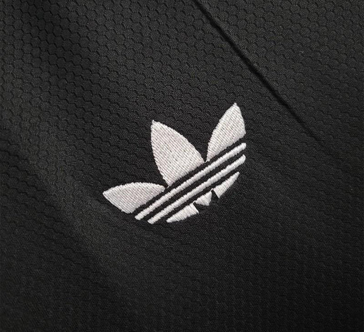 maillot-de-football-arsenal-noir-edition-concept-saison-deux-mille-vingt-quatre-vingt-cinq Maillot de football Arsenal noir édition concept saison deux mille vingt quatre vingt cinq