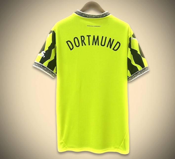 Konceptfotbollströja Borussia Dortmund Grön Edition 2024-2025 bakifrån