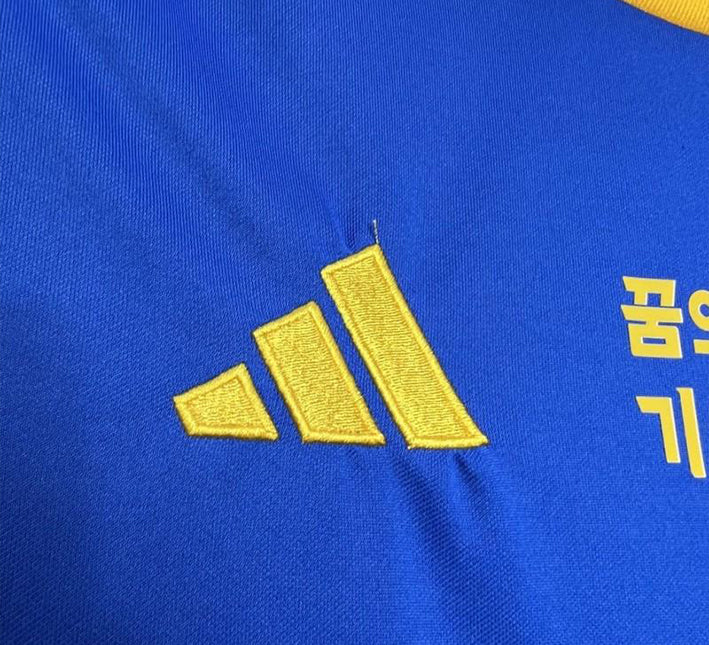 maillotkoreabizzadidas.jpg Fotbollströja Ulsan Hyundai Hemma 2024-2025 från sidan