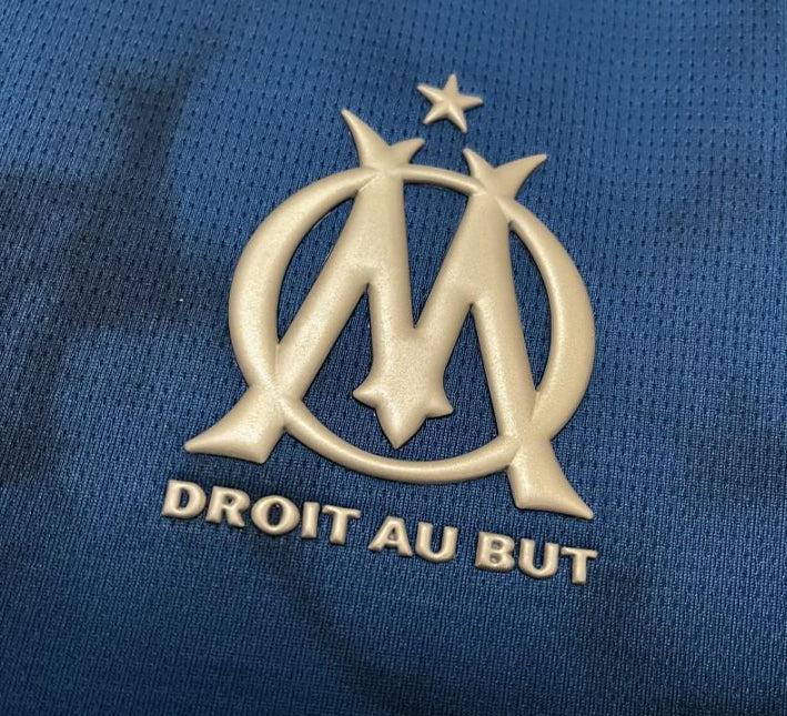 Olympique Marseille Bortatröja 2024-2025 sedd från sidan
