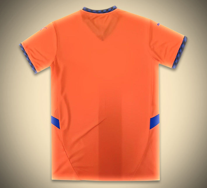 maillotmarseilleexterieurorangedos.jpg Olympique Marseille Tredjetröja 2024-2025 sedd från sidan