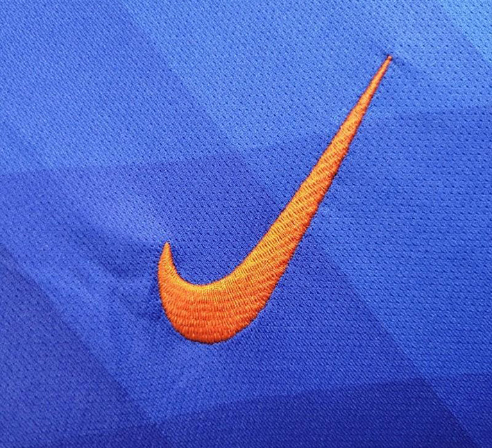 maillotpaysbasexterieurnike_75a01ffbdb7445b6b9293fdef988830b.jpg Nederländerna Bortatröja 2014 från sidan