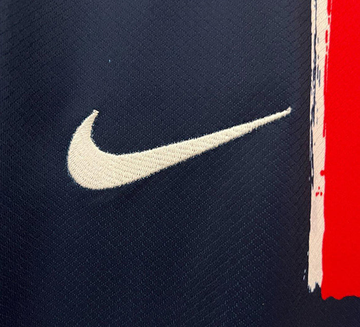 Paris Saint-Germain Hemmatröja 1 Stjärna 2024-2025 tygdetalj