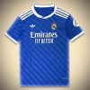 maillotrealmadridconceptbleu-1.jpg Koncepttröja Real Madrid Third Edition 2025-2026 sedd framifrån