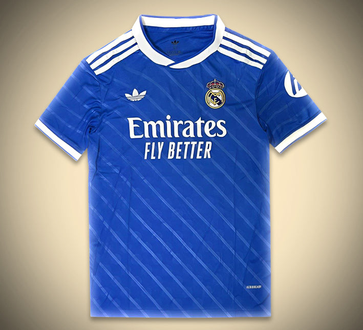 maillotrealmadridconceptbleu-1.jpg Koncepttröja Real Madrid Third Edition 2025-2026 sedd framifrån