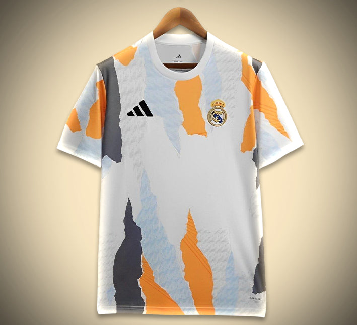 maillotrealmadridentrainement-1.jpg Real Madrid uppvärmningströja 2024-2025 sedd framifrån