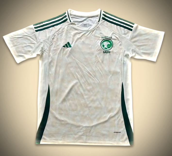 maillotsaudiexterieur-1.jpg Saudiarabien bortatröja 2024-2025 sedd framifrån