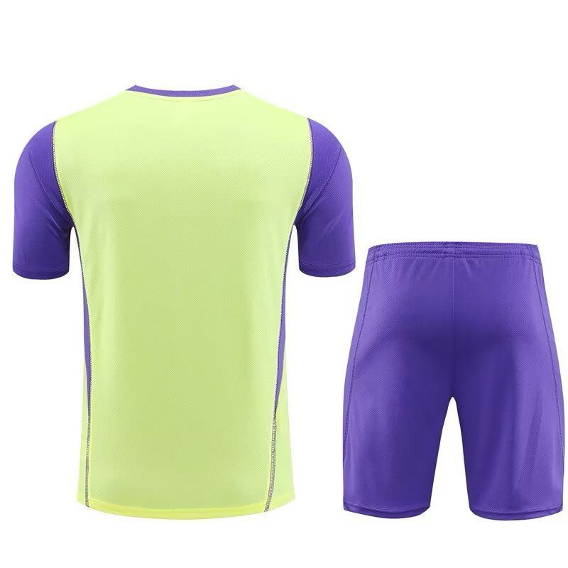 ensemble-entrainement-real-madrid-saison-vingt-trois-vingt-quatre-maillot-et-short Ensemble entraînement Real Madrid saison vingt trois vingt quatre maillot et short
