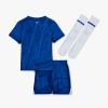 ensemble-maillot-et-short-enfant-chelsea-fc-domicile-saison-2025-2026 Set med tröja och shorts barn Chelsea FC hemma säsong 2025 2026