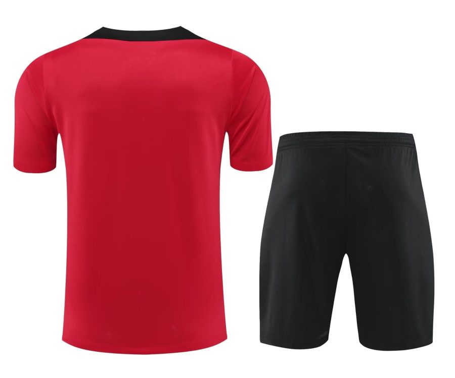 Ensemble maillot et short Liverpool saison 2024 2025 tenue de football rouge