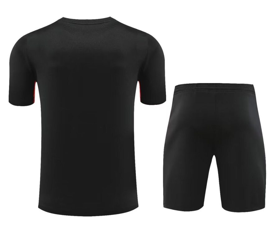 ensemble-maillot-et-short-liverpool-saison-vingt-vingt-quatre-vingt-vingt-cinq-tenue-domicile-rouge Set med tröja och shorts Liverpool säsongen tjugo tjugofyra tjugo tjugofem röd hemmatröja