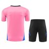 Set med Manchester United tröja och shorts säsongen 2024 2025