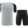 ensemble-training-liverpool-blanc-saison-2023-2024-tenue-d-entrainement-officielle Ensemble training Liverpool blanc saison 2023 2024 tenue d entraînement officielle