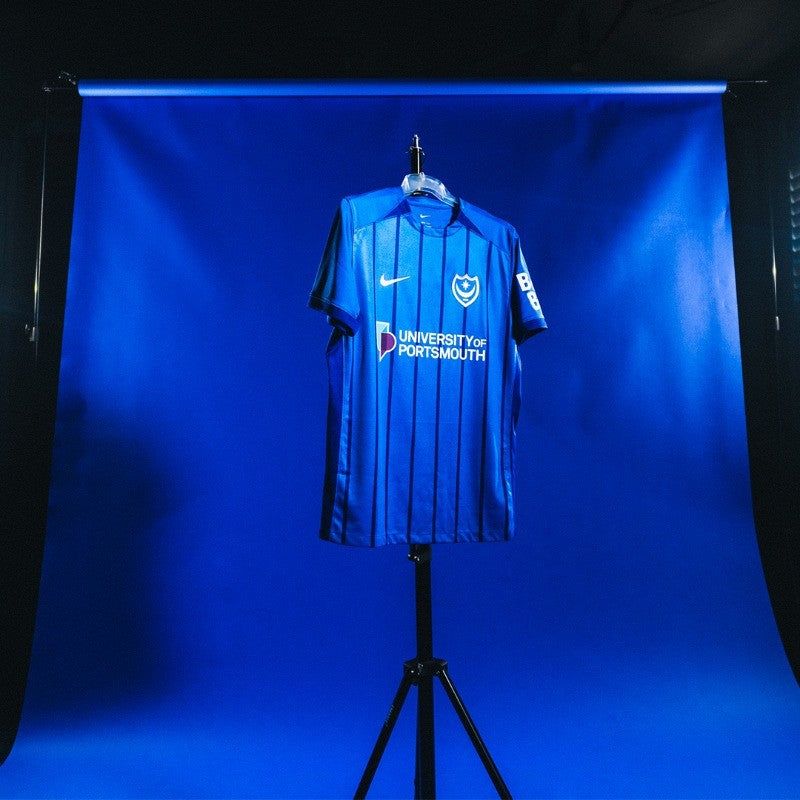 jersey-home-portsmouth-fc-nouveau-maillot-supporter-en-tissu-respirant Hemmatröja Portsmouth FC ny supportertröja i andningsbart tyg