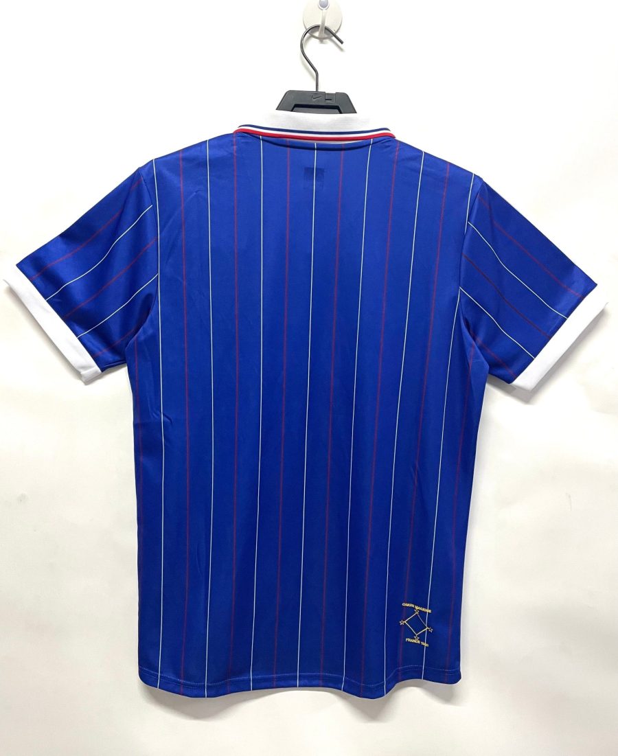 jersey-retro-bleu-blanc-rouge-de-la-selection-francaise-coupe-du-monde-mille-neuf-cent-quatre-vingt-deux Jersey rétro bleu blanc rouge de la sélection française coupe du monde mille neuf cent quatre vingt deux