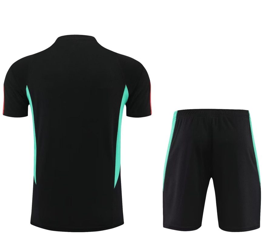 kit-training-manchester-united-noir-saison-2023-2024-tenue-d-entrainement-football Träningsset Manchester United svart säsongen 2023 2024 träningskläder fotboll