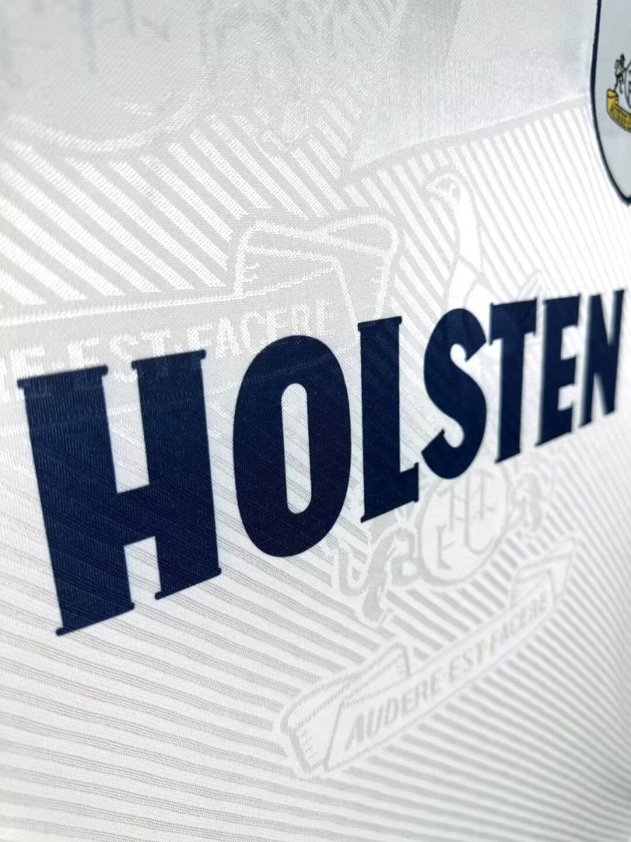 maillot-blanc-tottenham-domicile-style-retro-saison-quatre-vingt-treize-quatre-vingt-quatorze vit hemmatröja Tottenham retro-stil säsongen 1993 1994