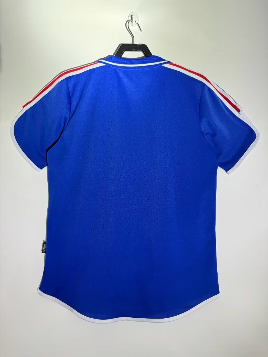 maillot-de-football-equipe-de-france-domicile-saison-deux-mille-col-tricolore Fotbollströja Frankrikes hemmatröja säsongen tvåtusen med trikolor-krage