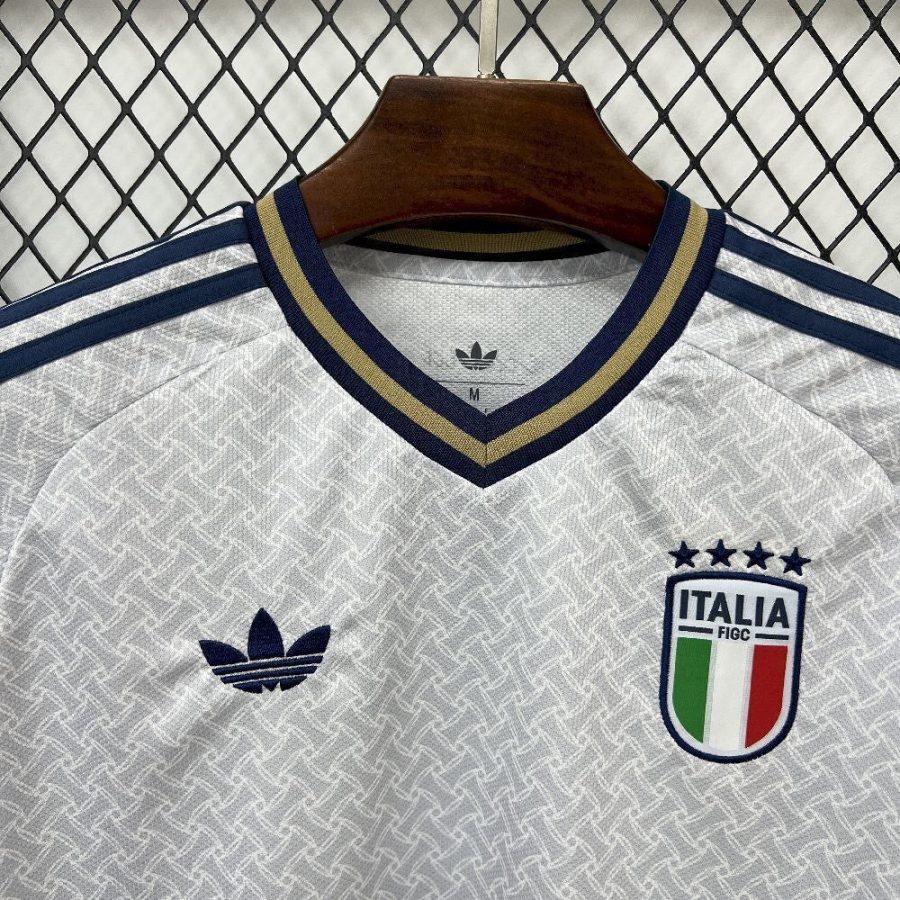 Italiensk fotbollströja bortaversion säsongen 2026