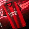maillot-de-football-officiel-ac-milan-tenue-domicile-2023-2024 maillot de football officiel AC Milan tenue domicile 2023 2024