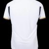 maillot-domicile-du-real-madrid-saison-deux-mille-vingt-trois-deux-mille-vingt-quatre-blanc-avec-ecusson-officiel Real Madrid hemmatröja säsong 2023 2024 vit med officiellt märke