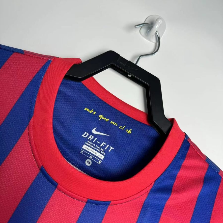 Hemmatröja FC Barcelona säsongen 2011-2012
