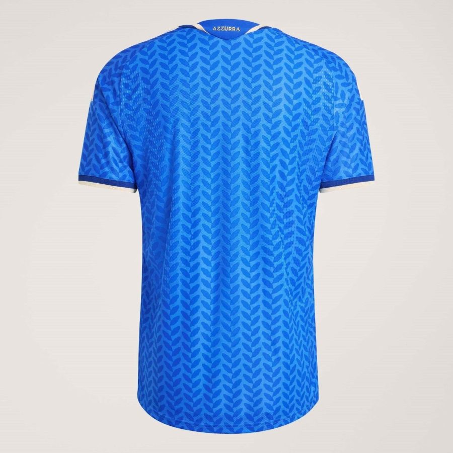 maillot-domicile-italie-saison-deux-mille-vingt-six-tenue-officielle-equipe-nationale Maillot domicile Italie saison deux mille vingt six tenue officielle équipe nationale