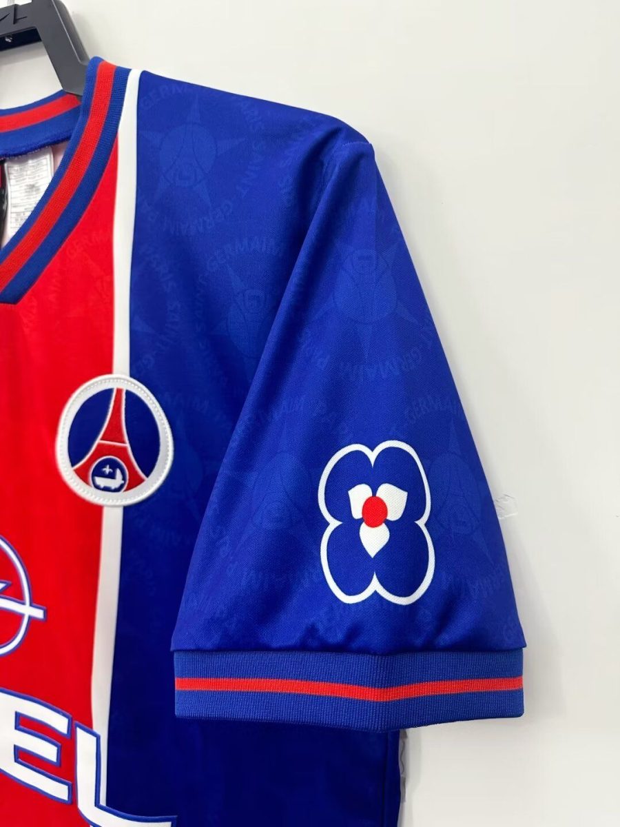 maillot-domicile-paris-saint-germain-saison-1995-1996-vintage Hemmatröja Paris Saint Germain säsongen 1995 1996 vintage
