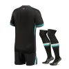 Barnens Liverpool bortatröja säsong 2024 2025 med shorts och strumpor