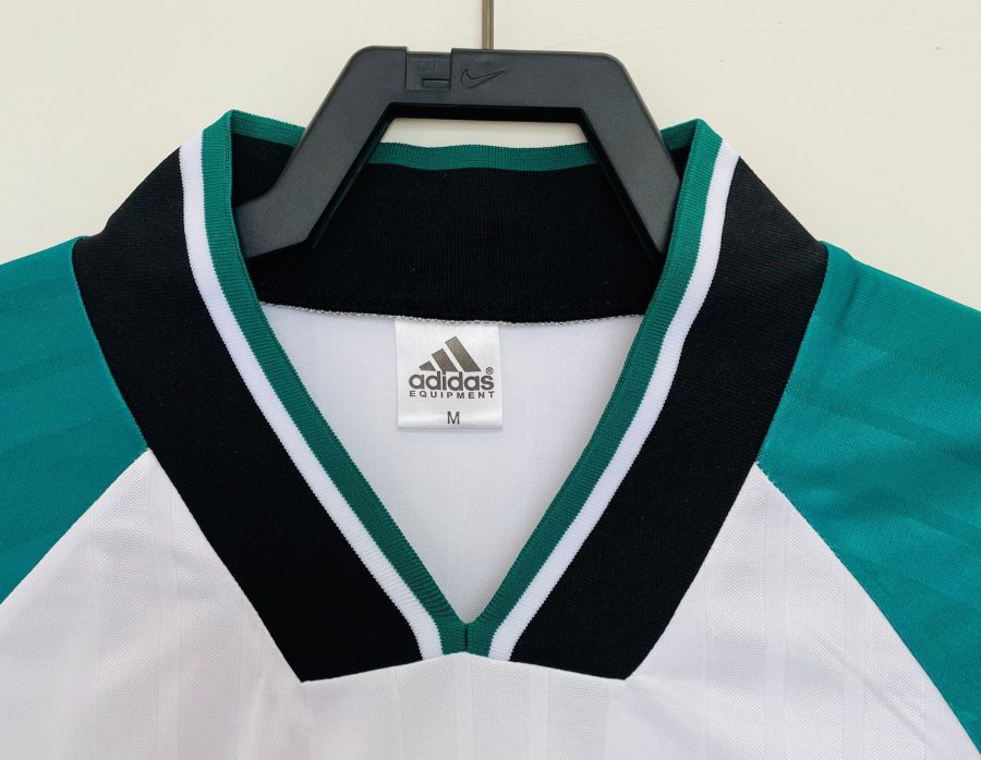 maillot-exterieur-liverpool-fc-manches-longues-saison-1993-1994-vintage bortatröja Liverpool FC långärmad säsongen 1993 1994 vintage