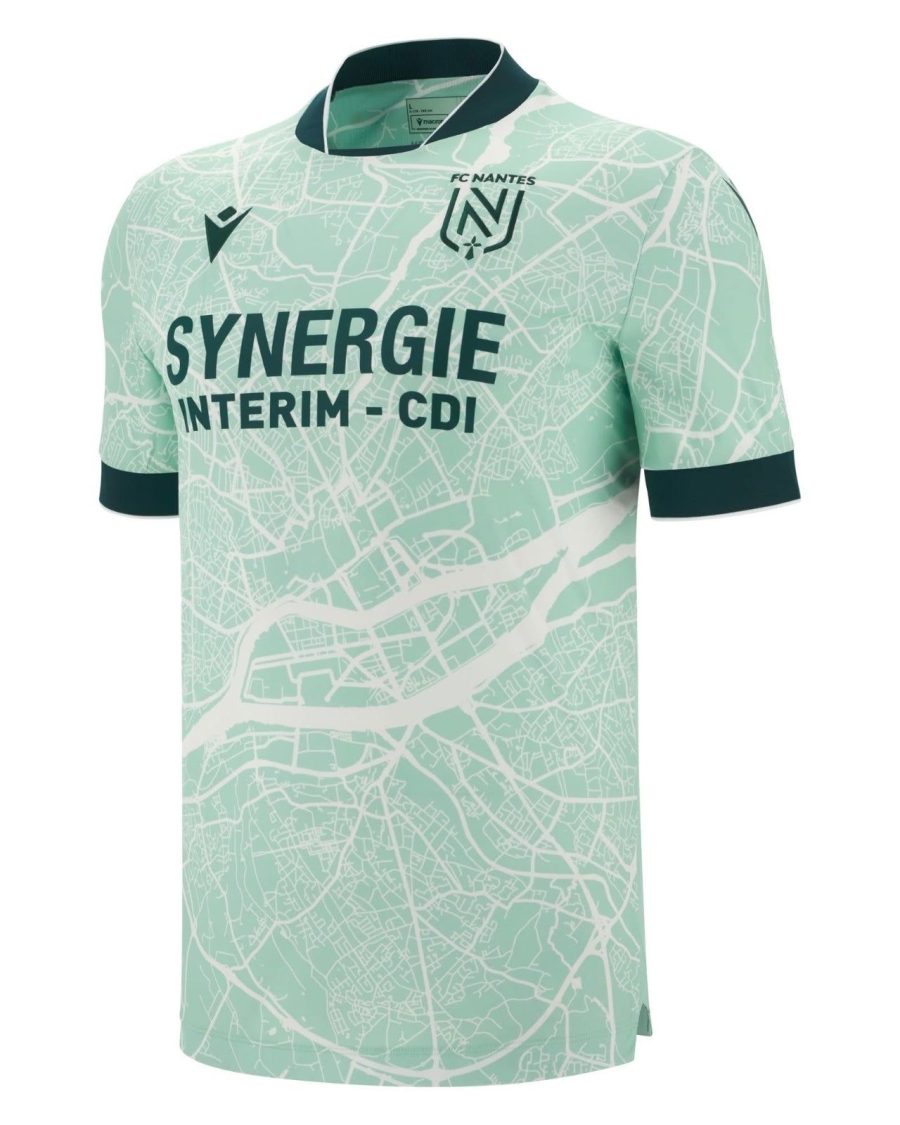 FOTBOLLSTRÖJA NANTES BORTA 20252026