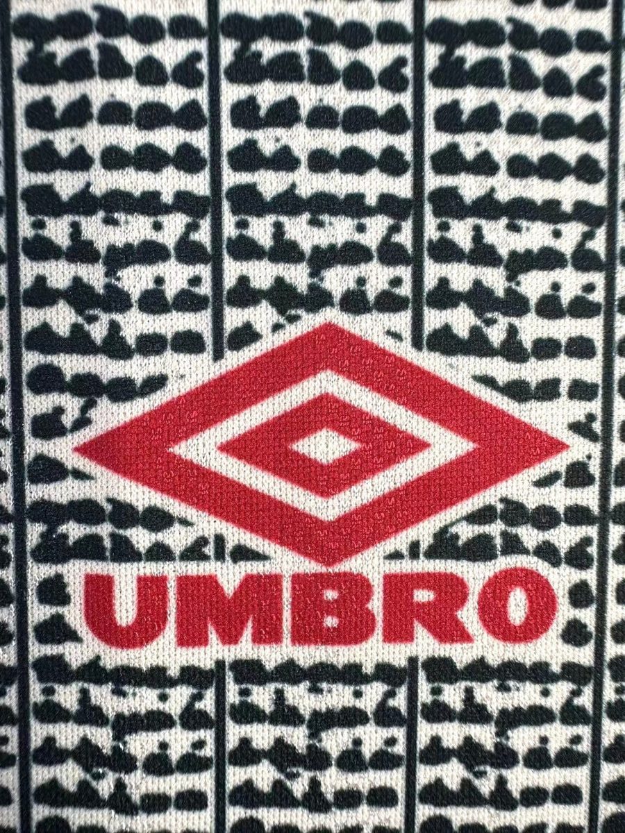 maillot-retro-manchester-united-exterieur-collection-supporter maillot rétro Manchester United extérieur collection supporter
