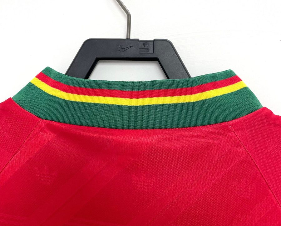 Retro Portugal röd och grön fotbollströja