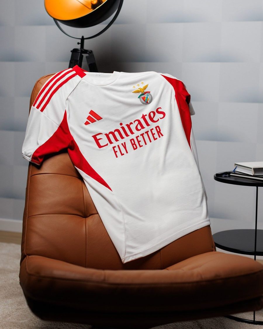maillot-third-sl-benfica-saison-2025-2026-tenue-exterieure-officielle Third-tröja SL Benfica säsong 2025 2026 officiell bortadräkt