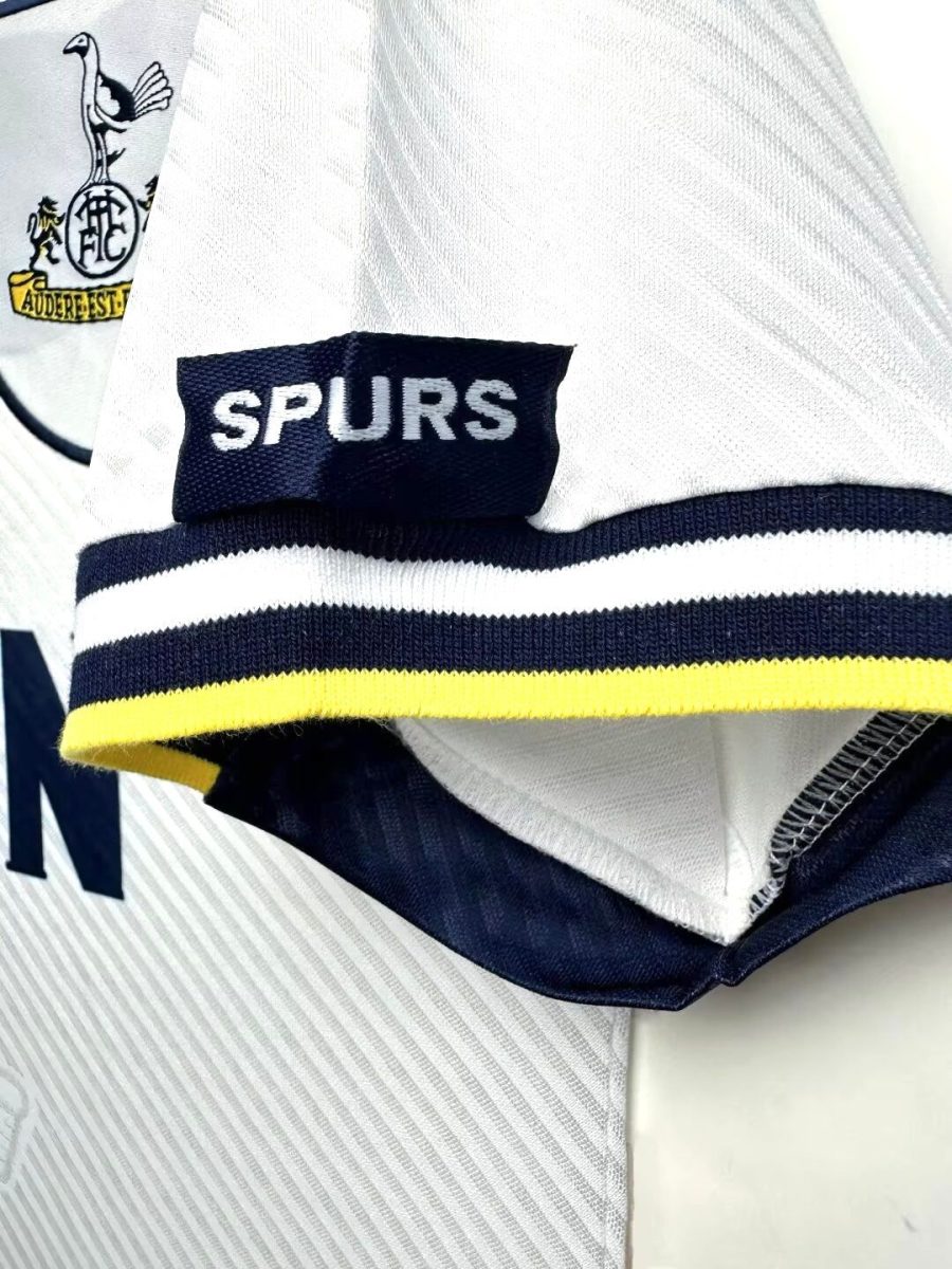 maillot-vintage-tottenham-hotspur-a-domicile-annees-quatre-vingt-dix Vintage Tottenham Hotspur hemmatröja från nittiotalet