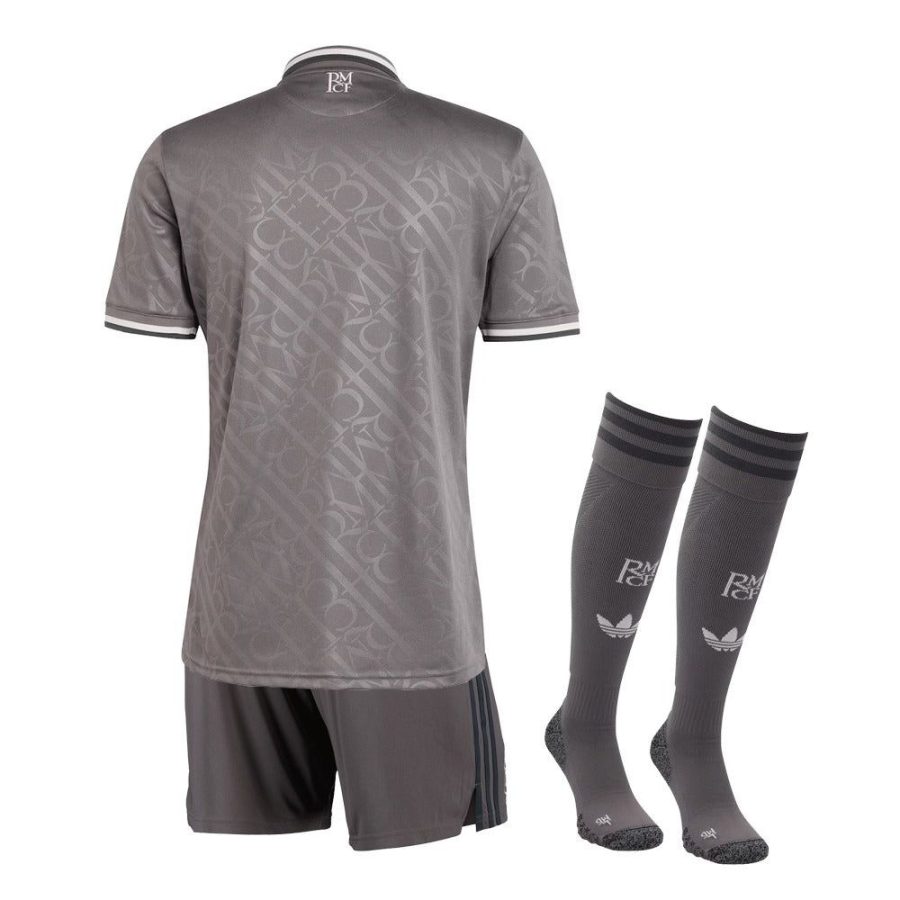 tenue-de-football-enfant-real-madrid-troisieme-maillot-saison-2024-2025-avec-short barnfotbollsset Real Madrid tredje tröja säsong 2024 2025 med shorts