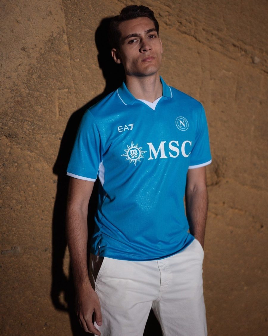 tenue-de-football-napoli-a-domicile-jersey-bleu-ciel-pour-supporters Napoli hemmatröja ljusblå fotbollströja för supportrar