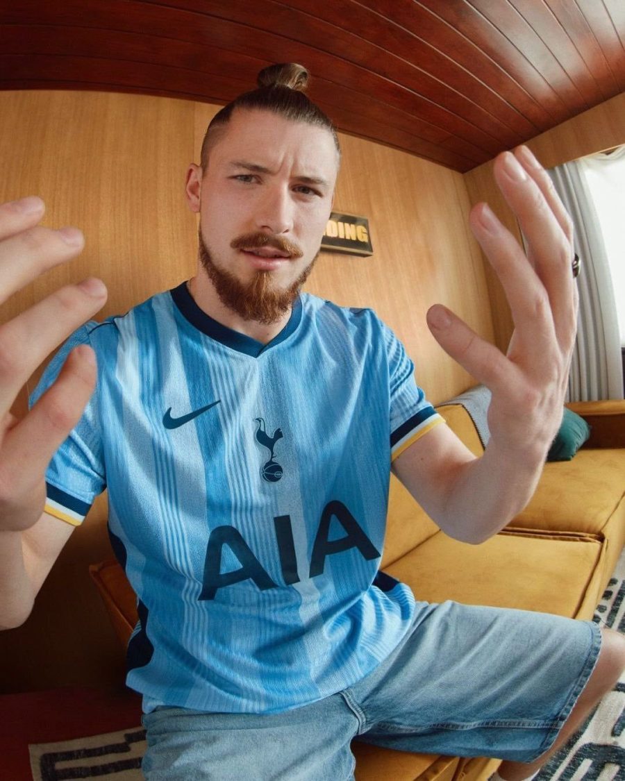 fotbollsställ Tottenham Hotspur vit och marinblå bortaversion