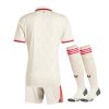 tenue-enfant-bayern-munich-troisieme-maillot-saison-deux-mille-vingt-quatre-deux-mille-vingt-cinq barnutrustning Bayern München tredjetröja säsongen tvåtusentjugofyra tvåtusentjugofem