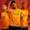 tenue football Real Madrid version extérieure 2024 2025