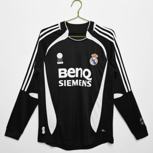 033b9f6210a6855ebb1e09bfc4ff68e3.jpg Real Madrid Tredjetröja 2006-2007 Långa Ärmar