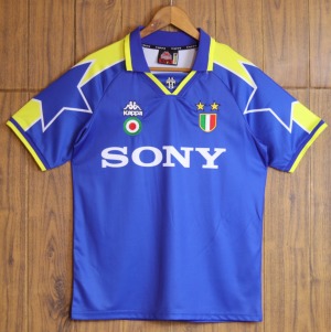 0FEFA7BC-7B0E-466B-855D-1A6EF3E883B4.jpg Juventus Bortatröja 1995/96