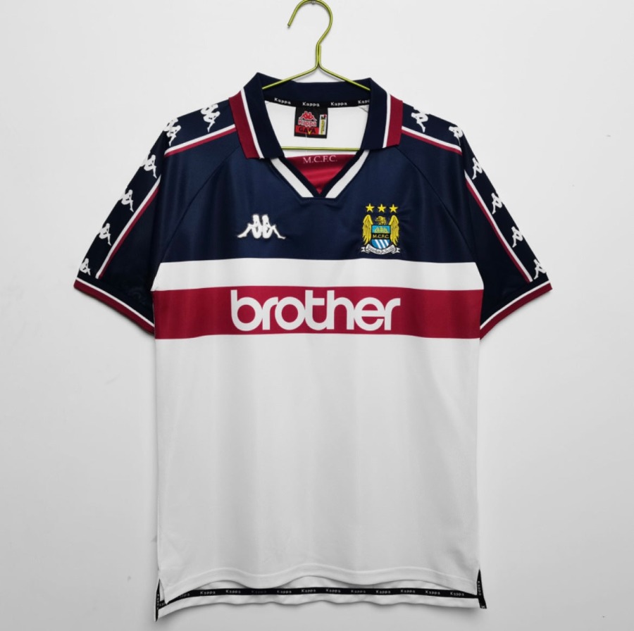 36ADA8F3-7C8E-45AC-99D6-5CA599906CA2.jpg Maillot Manchester City Extérieur 1997/98