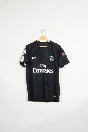 37632B43-C734-44D2-9382-D802421937A2.jpg Fotbollströja Paris Saint-Germain 2017-2018 Original