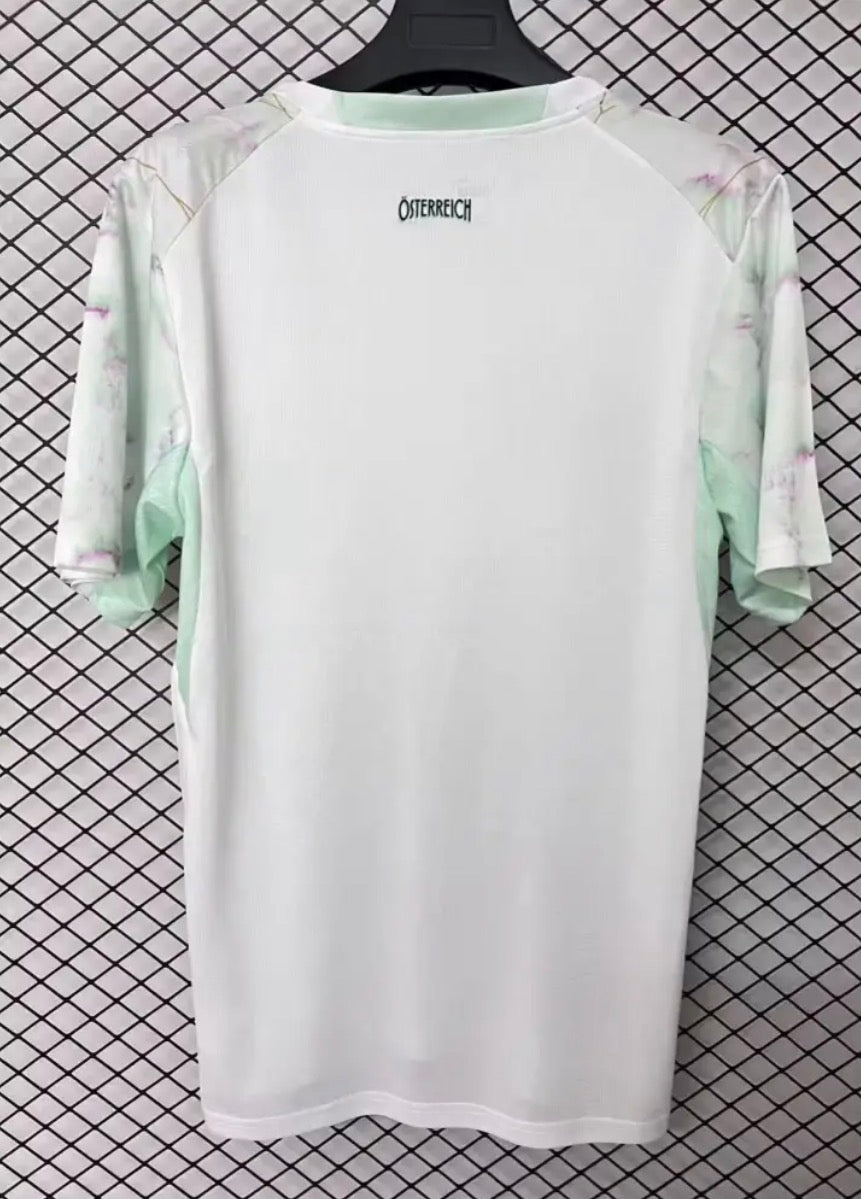3B9B9CAC-3FF8-4D69-B80E-5FB90CBDAC7C.jpg Maillot Autriche Extérieur 2026
